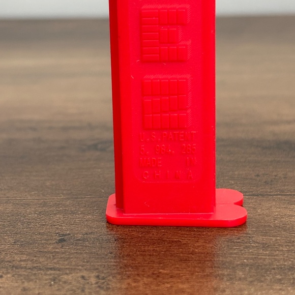 SANTA CLAUS Glasses Holiday CHRISTMAS Candy PEZ Dispenser Red & White Feet - Picture 7 of 9